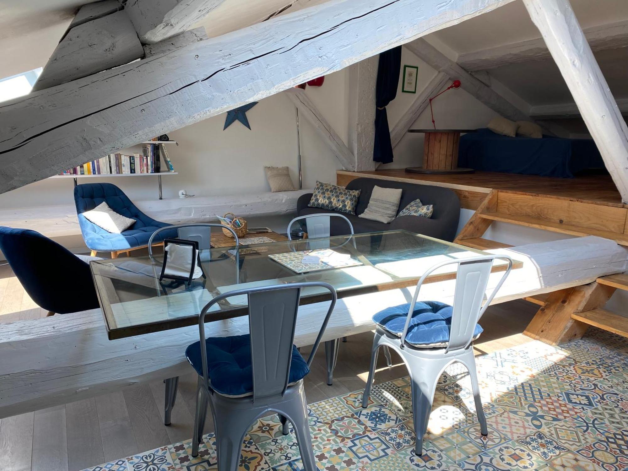 Atypique Sous Les Toits D'avignon Au Cœur De L'intra-muros Appartement